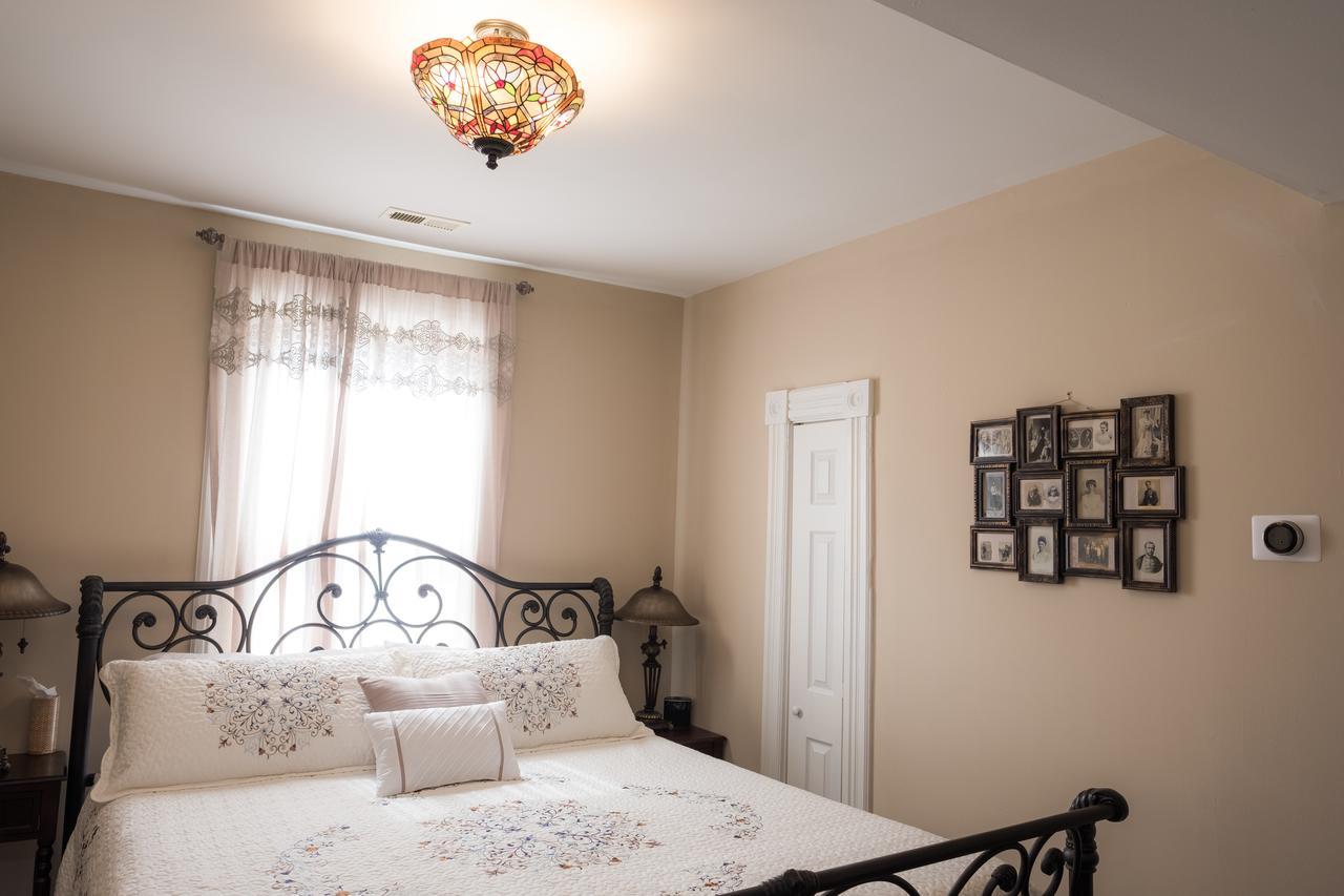 Dennison Street Inn, B & B コロニアル・ビーチ 部屋 写真